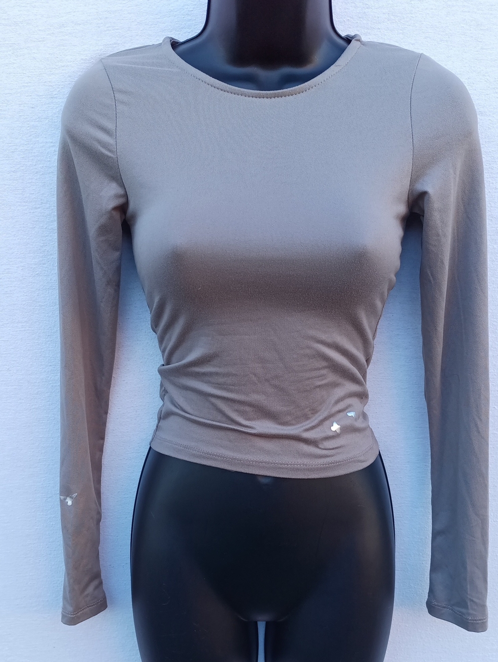 Rebel Sugar Long-Sleeve Scoop Neck Soft Stretch Crop Top In Taupe W Silver Birds